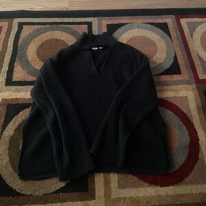 Gap split hem v neck sweater